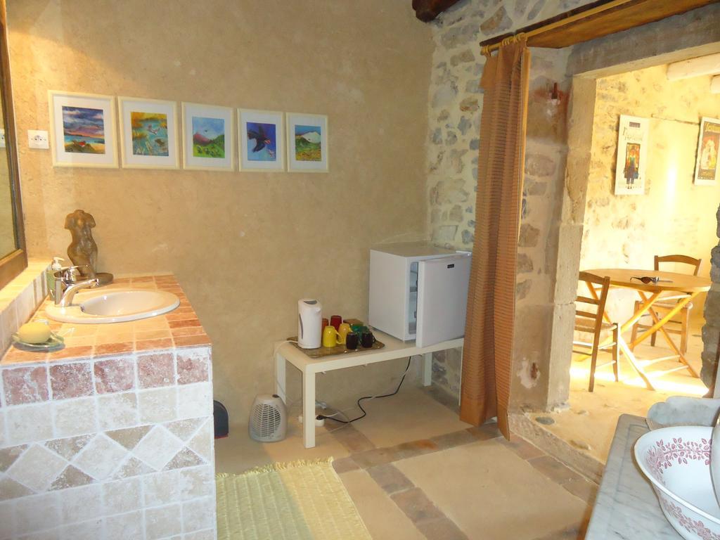 Bed and Breakfast La Colline Bleue Banne Exteriér fotografie