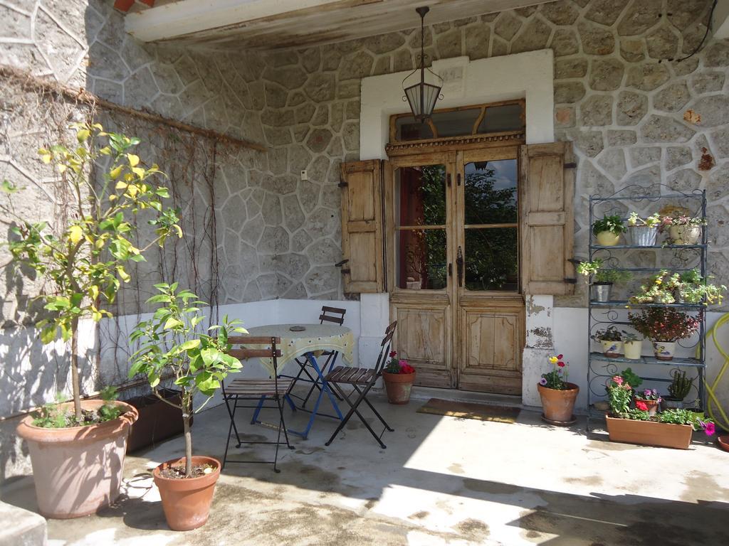 Bed and Breakfast La Colline Bleue Banne Pokoj fotografie